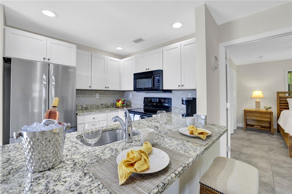 655 8th Avenue South, Unit 6 Naples, FL 34102 - Photo 8 of 20 Kitchen