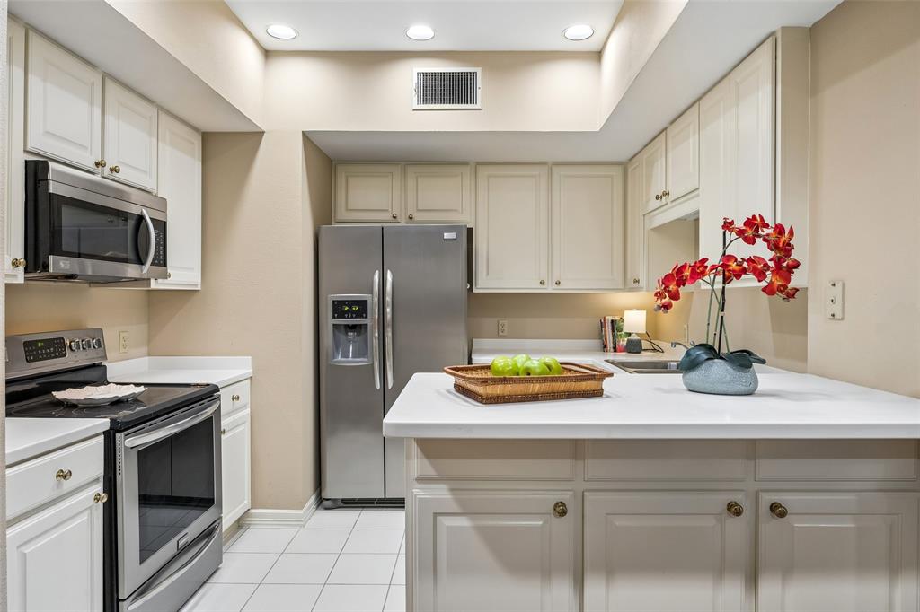 5200 Keller Springs Road, Unit 110 Dallas, TX 75248 - Photo 11 of 37 Gallery Image 11