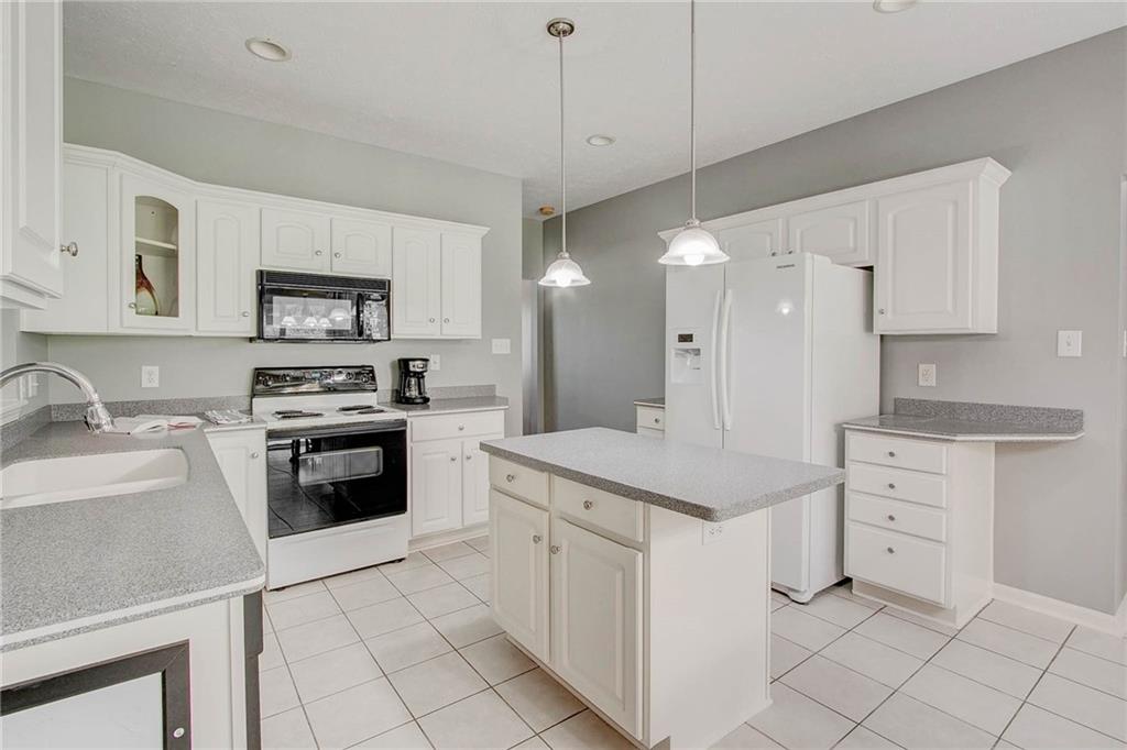 9006 Tilly Mill Road Indianapolis, IN 46278 - Photo 6 of 32