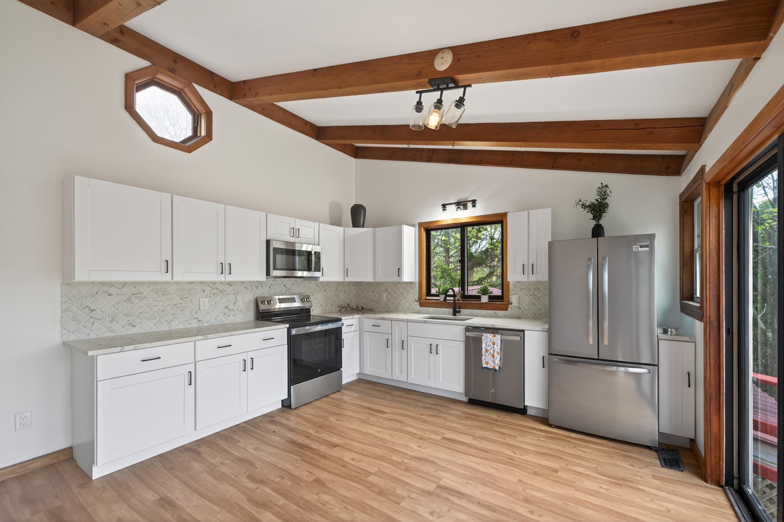 801 Newton Road Vernon, VT 05354 - Photo 2 of 12
