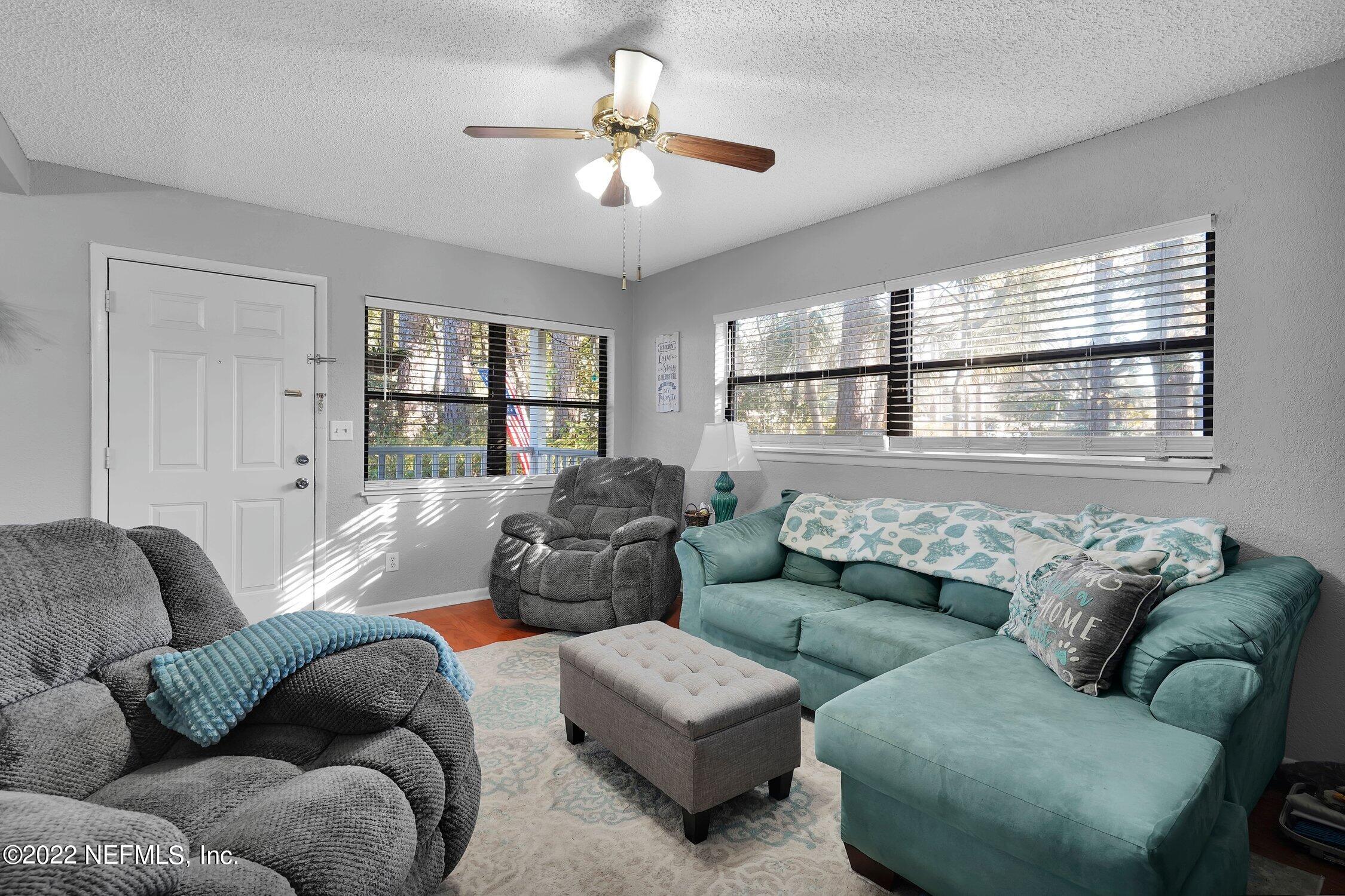1844 Ryar Road Jacksonville, FL 32216 - Photo 6 of 25 Living Room