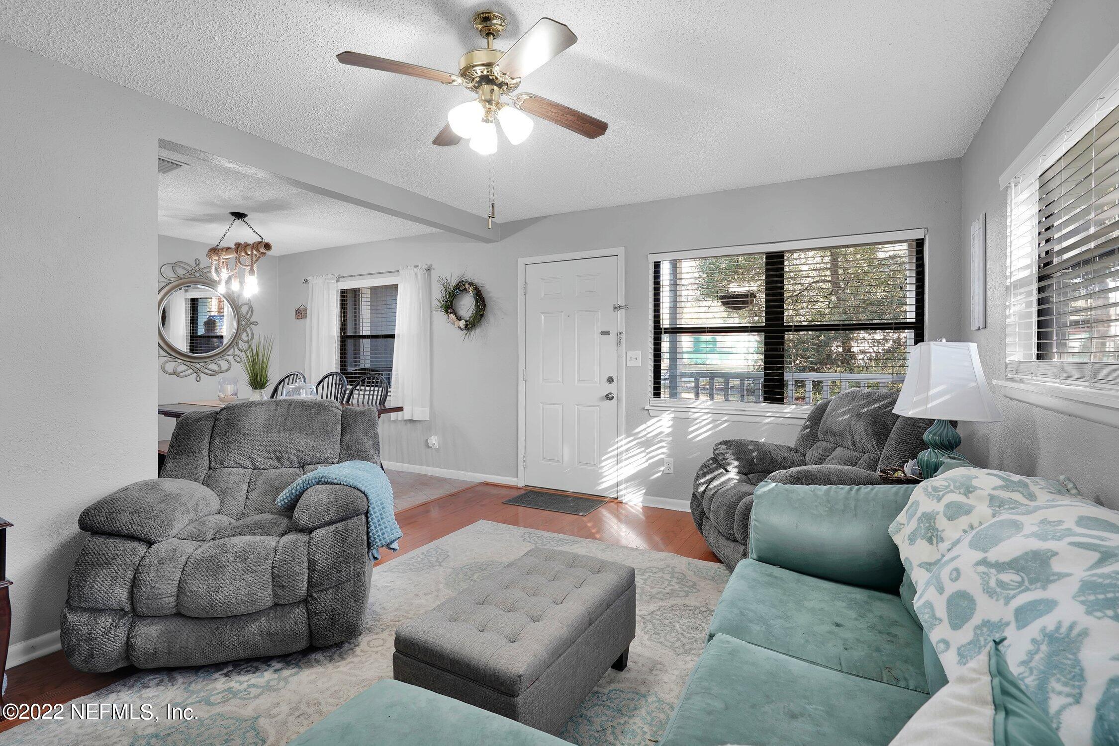 1844 Ryar Road Jacksonville, FL 32216 - Photo 7 of 25 Living Room