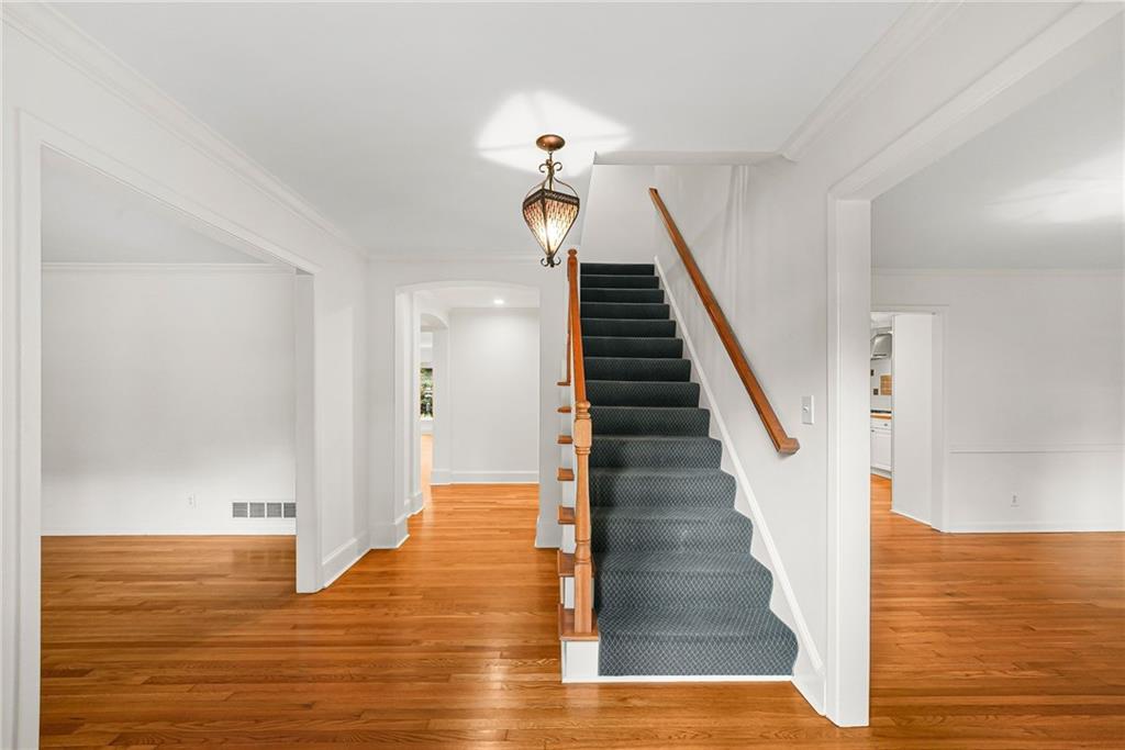 4696 Devonshire Road Atlanta, GA 30338 - Photo 4 of 43
