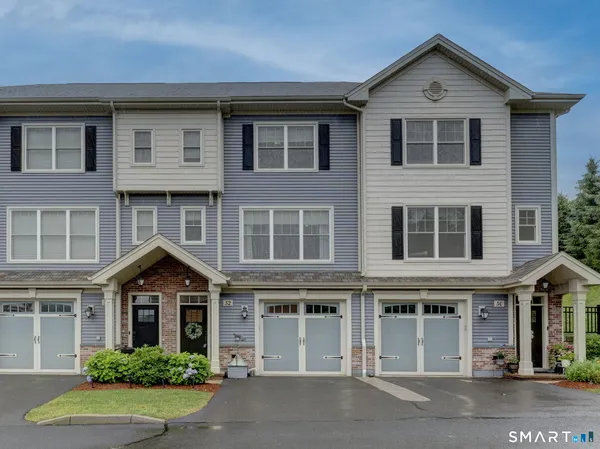 $399,900 | 52 Harvest Court, Unit 52, Newington, CT 06111