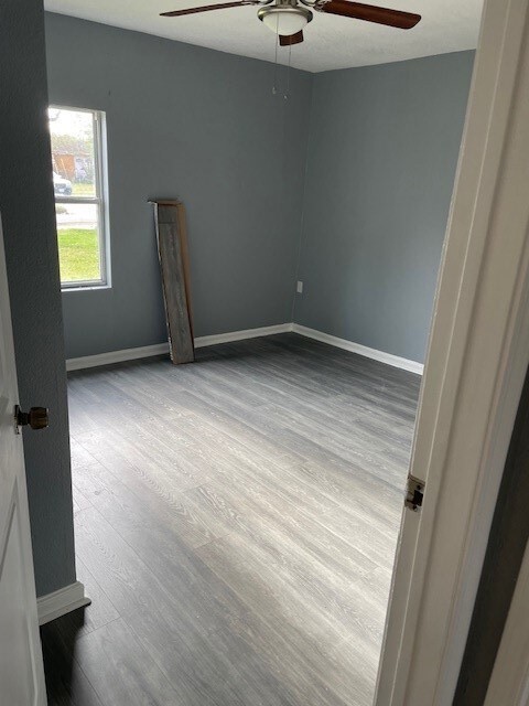 7338 Guadalcanal Road Houston, TX 77033 - Photo 8 of 11