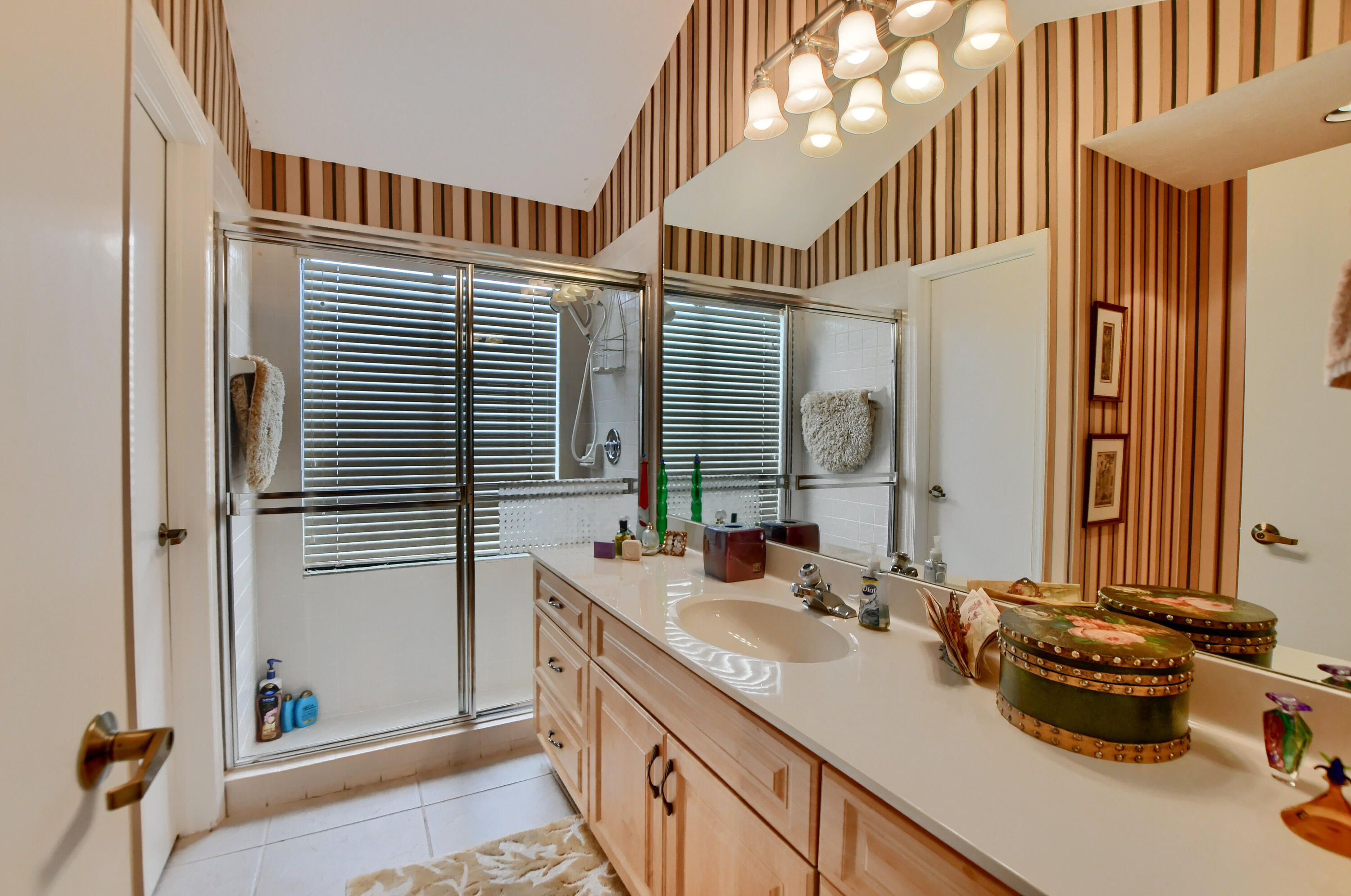 19526 Bay View Road Boca Raton, FL 33434 - Photo 24 of 38 29_ebf_0565-hdr(5)
