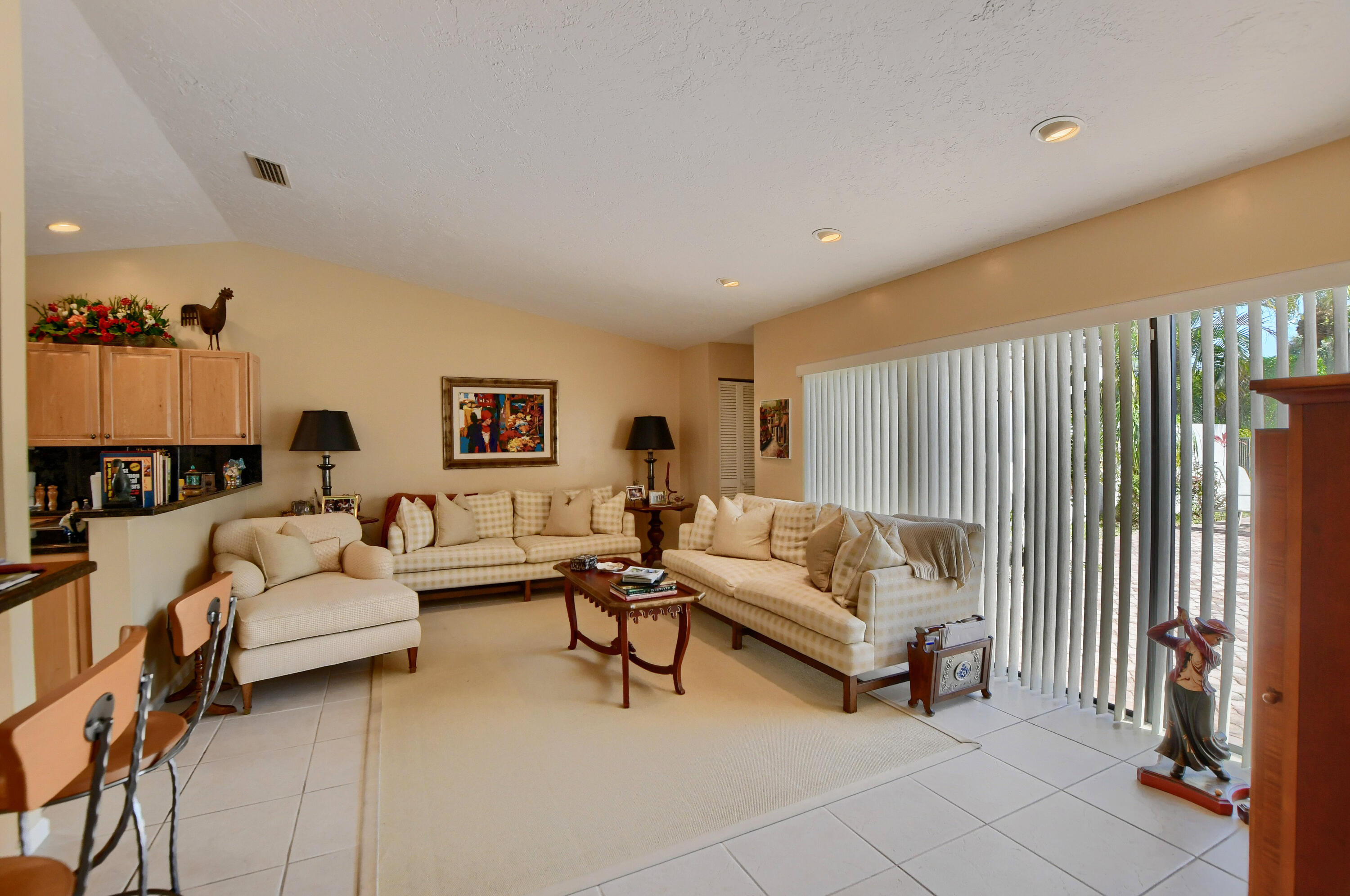 19526 Bay View Road Boca Raton, FL 33434 - Photo 8 of 38 13_ebf_0485-hdr(5)