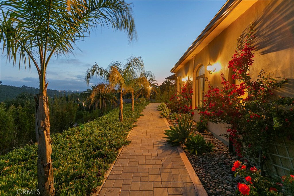 6884 Poco Lago Rancho Santa Fe, CA 92067 - Photo 10 of 48
