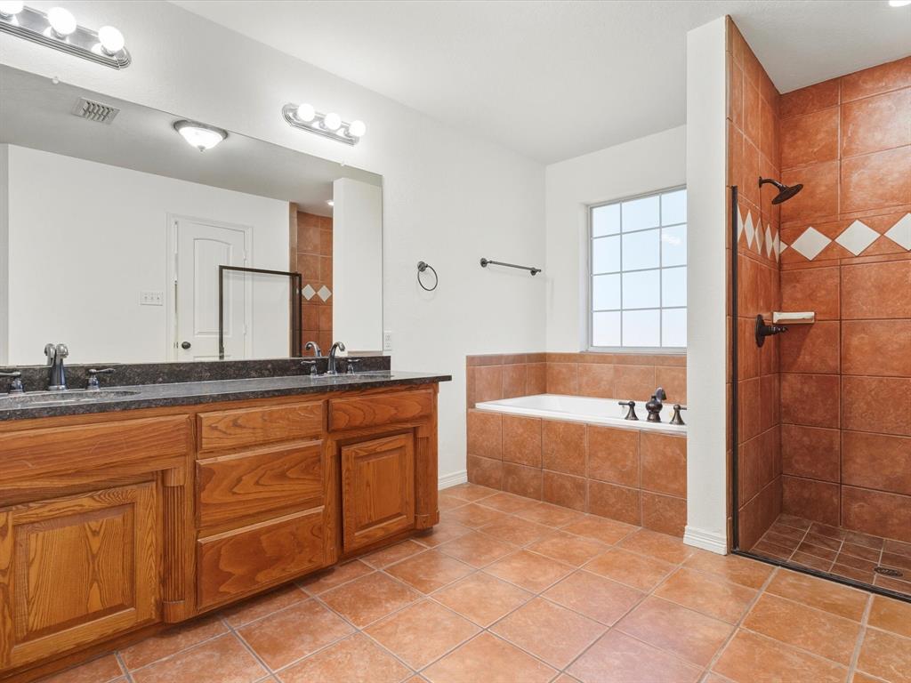 143 Florence Lane Springtown, TX 76082 - Photo 14 of 40