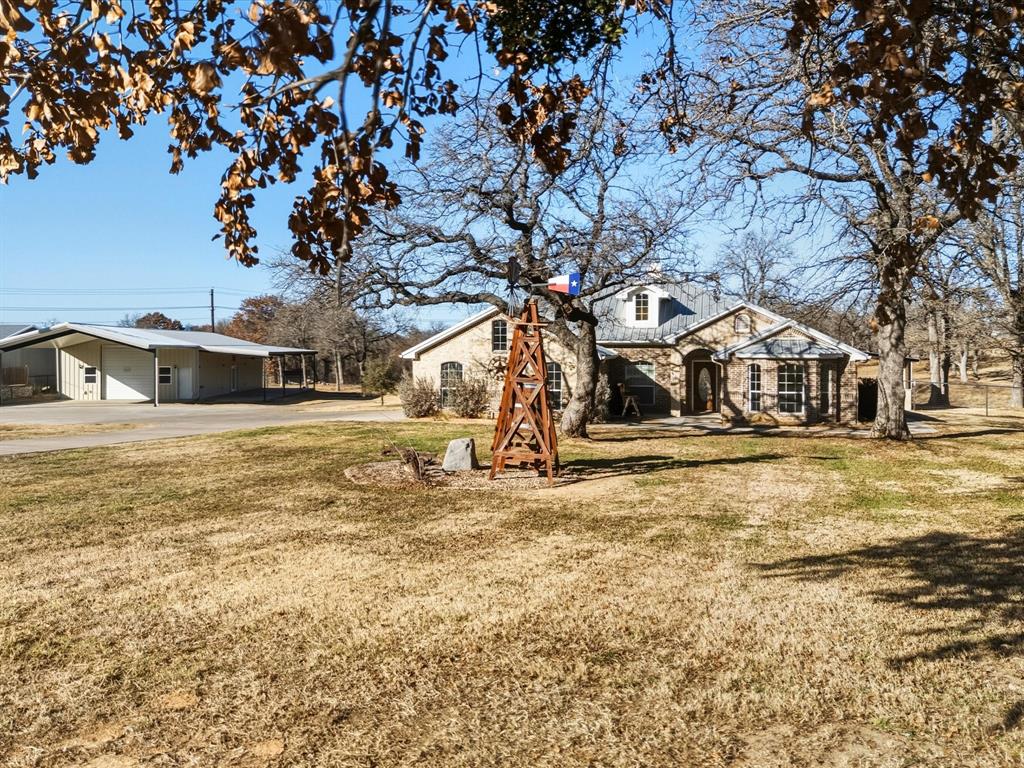 143 Florence Lane Springtown, TX 76082 - Photo 5 of 40