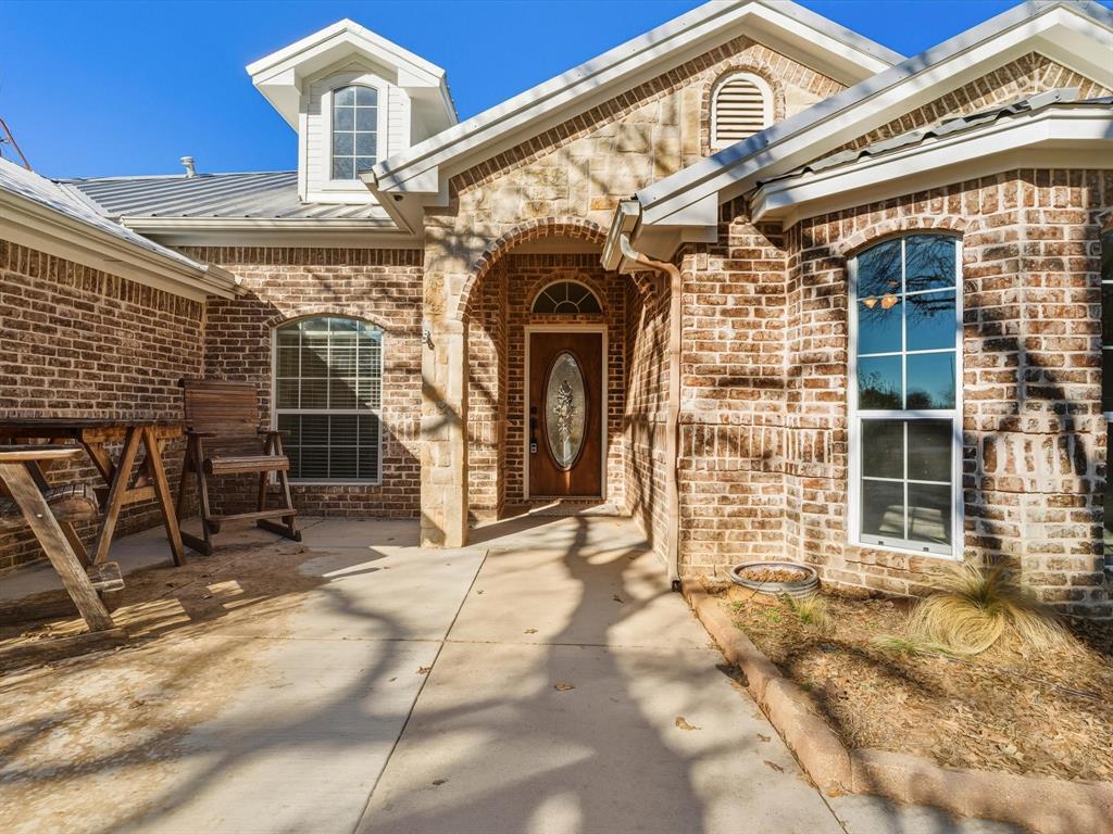 143 Florence Lane Springtown, TX 76082 - Photo 7 of 40