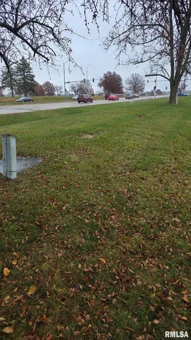 $84,990 | 6831 North Frostwood Parkway, Peoria, IL 61615