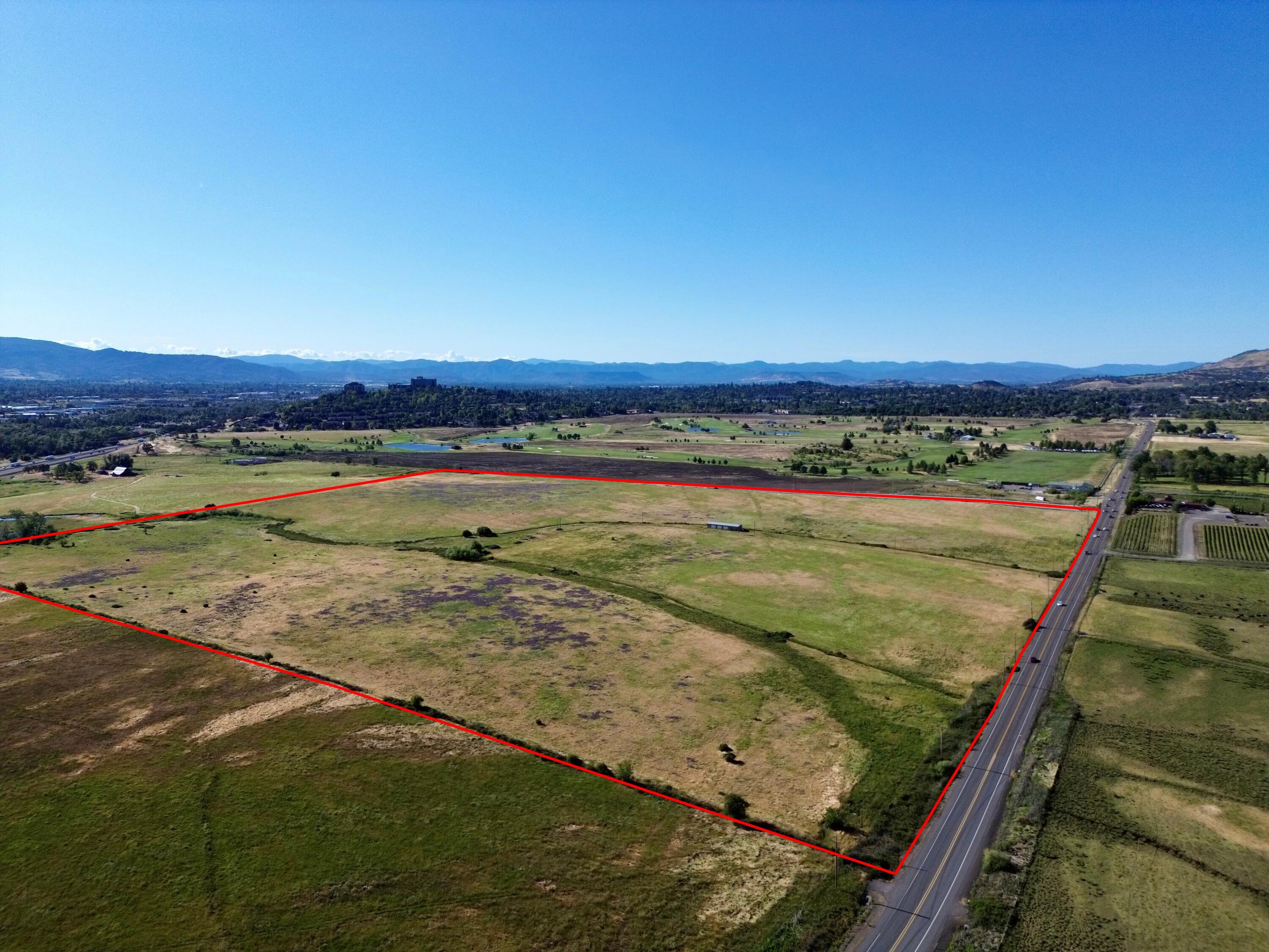 North Phoenix Road, Unit 501 Medford, OR 97504 - Photo 2 of 7 N Phoenix 2