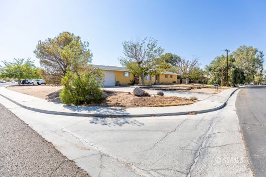 1139 South Allen Street Ridgecrest, CA 93555 - Photo 4 of 35