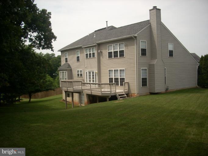 8000 Folkstone Road Manassas, VA 20111 - Photo 3 of 16 Exterior (Rear)