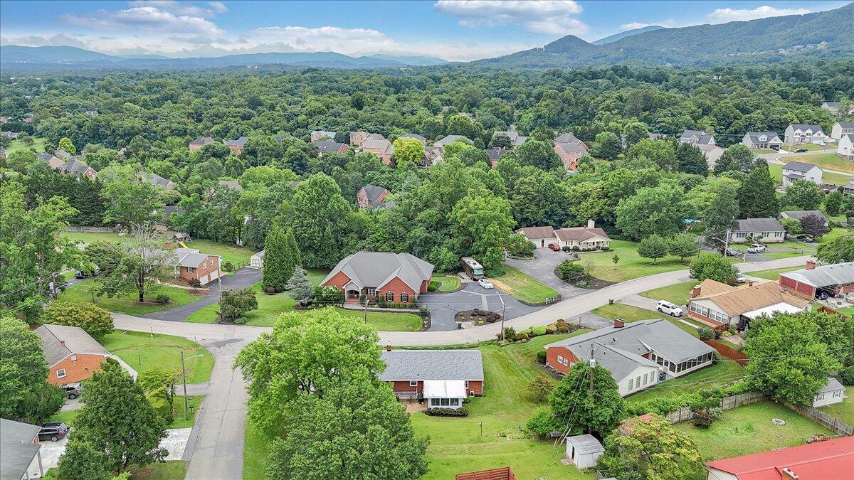419 Diamond Road Salem, VA 24153 - Photo 60 of 76 12-DJI_20250710100520_0031_D