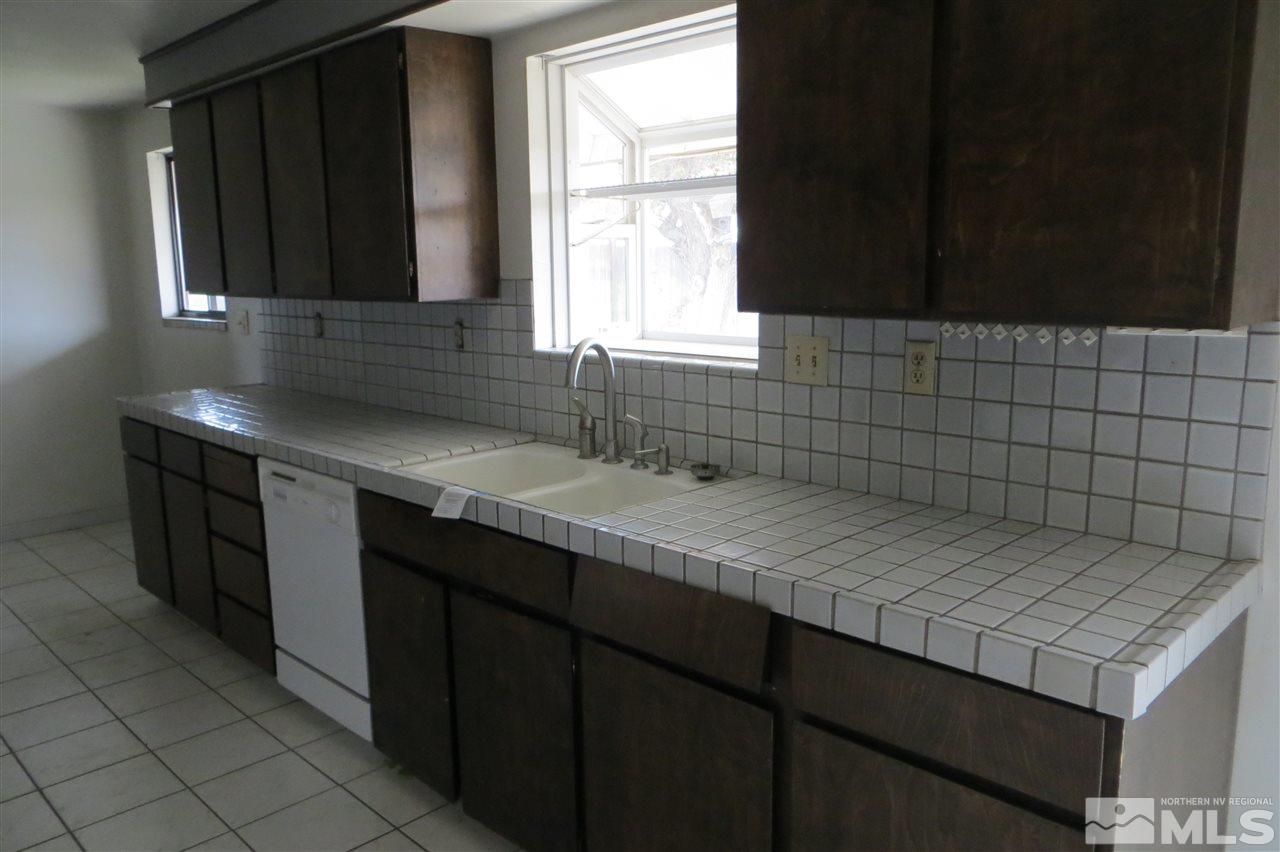 9170 Spearhead Way Reno, NV 89506 - Photo 7 of 24 Photo 7