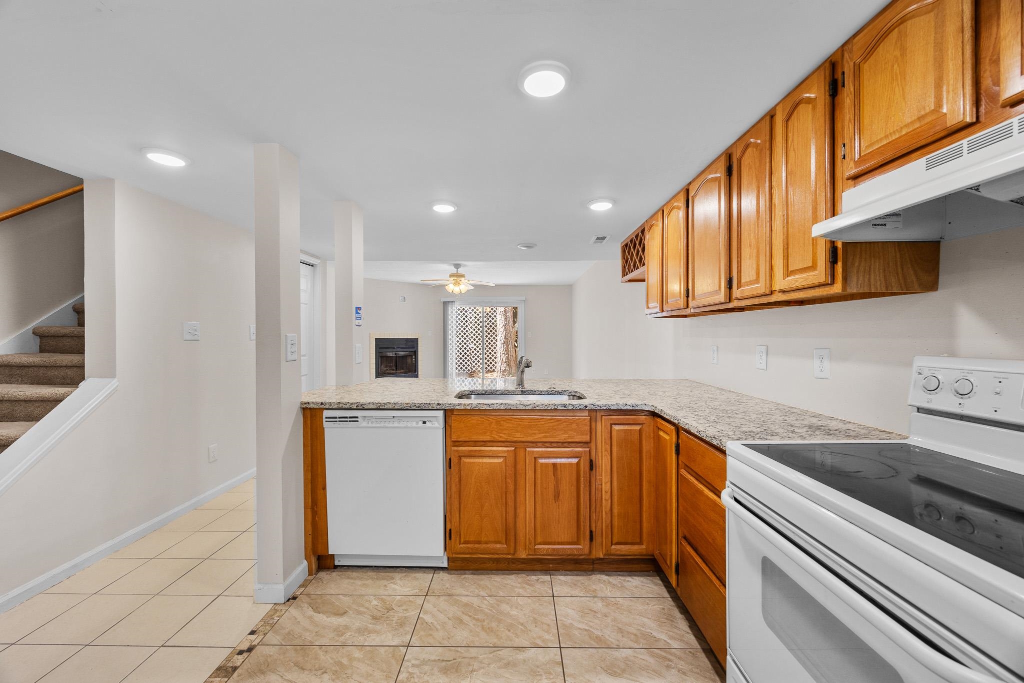 6703 Jefferson Place, Unit B2 Myrtle Beach, SC 29572 - Photo 6 of 38