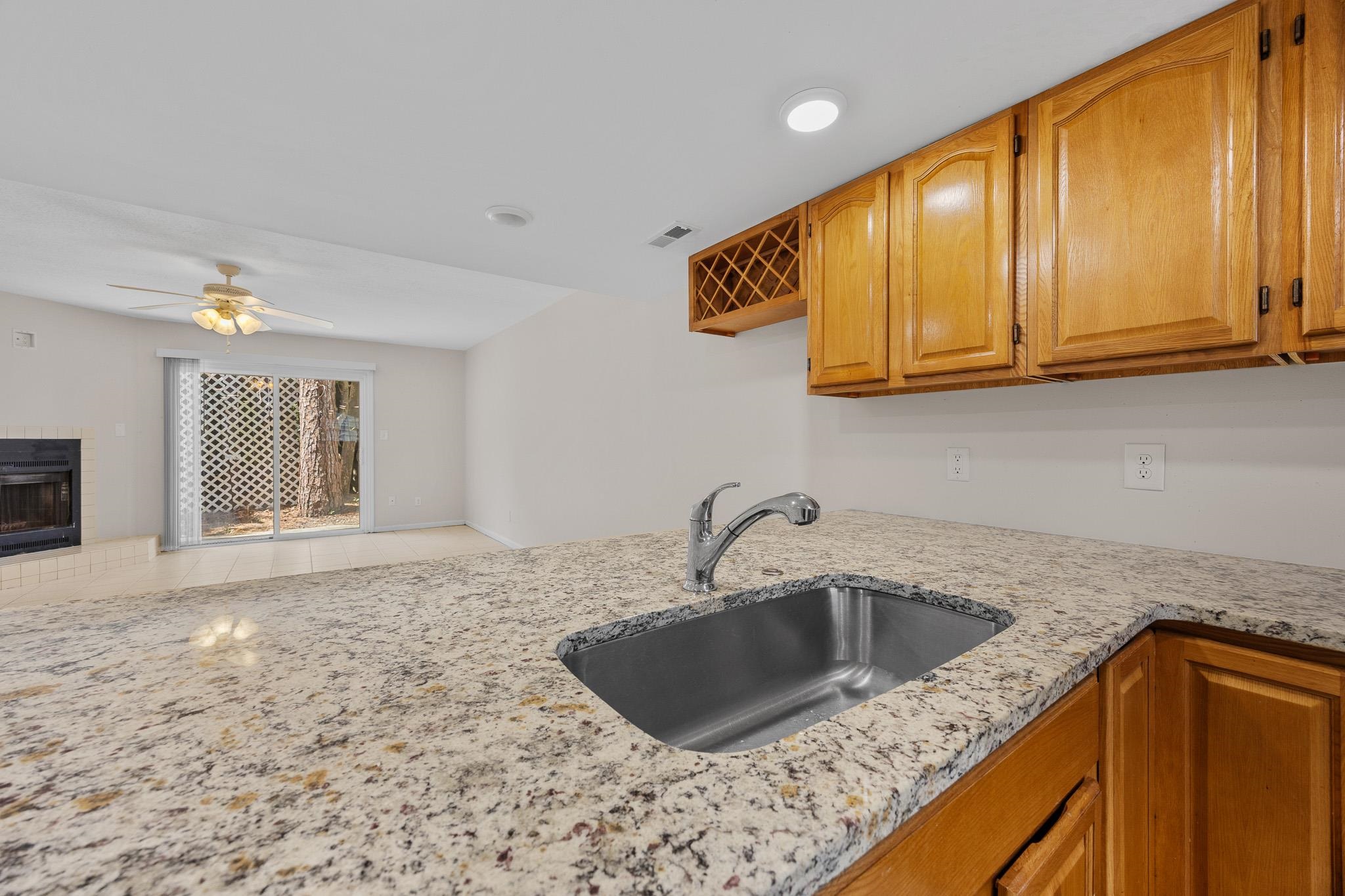 6703 Jefferson Place, Unit B2 Myrtle Beach, SC 29572 - Photo 7 of 38
