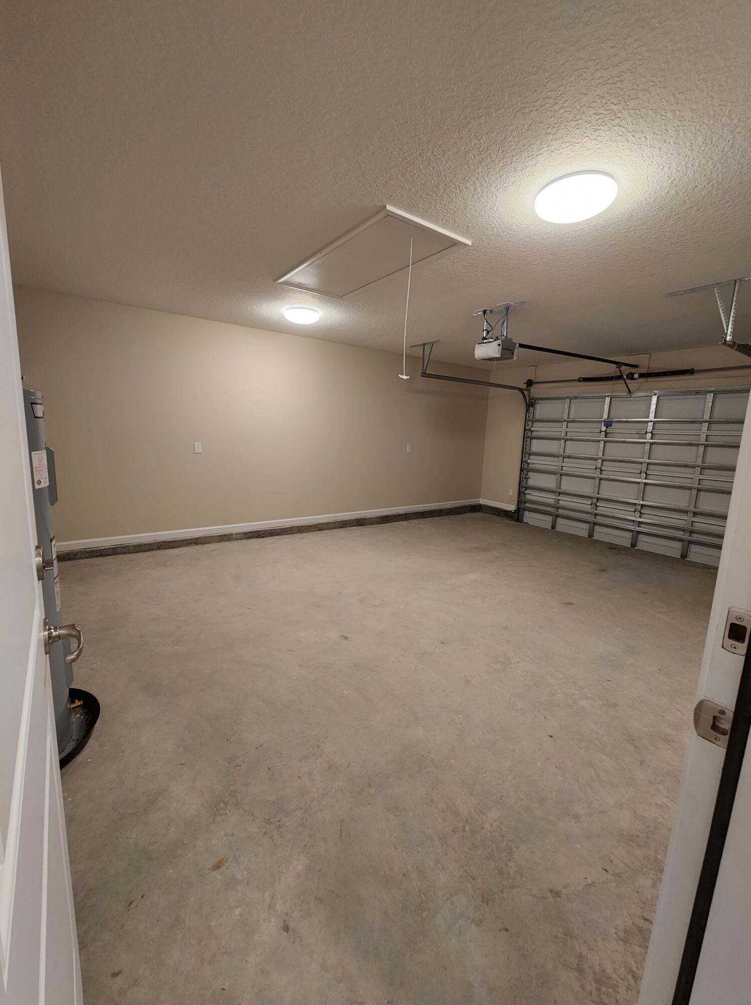 1249 Martin Road DeFuniak Springs, FL 32433 - Photo 12 of 15 a view of a garage