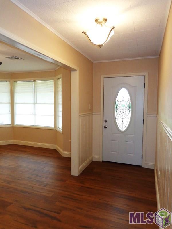 139 Fir Street Raceland, LA 70394 - Photo 13 of 18 Foyer