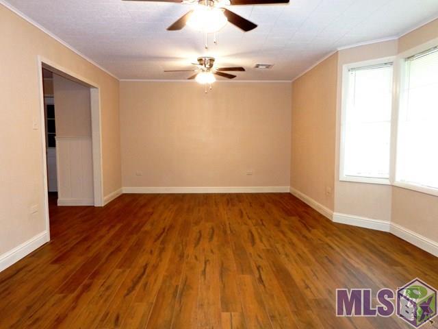 139 Fir Street Raceland, LA 70394 - Photo 2 of 18 Living Room