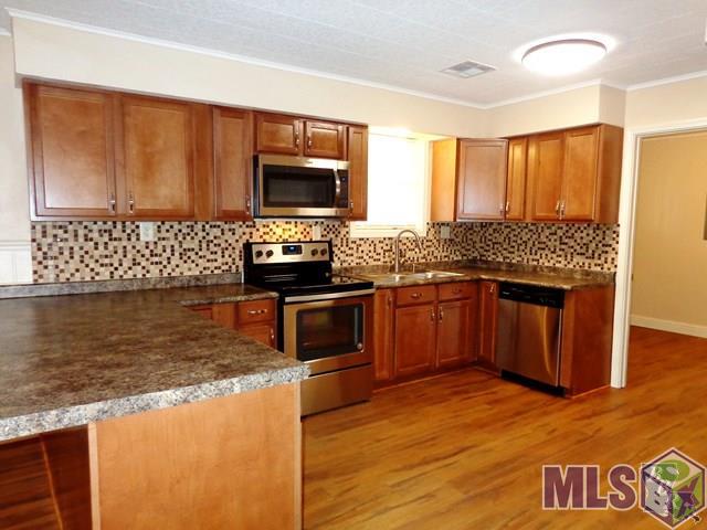 139 Fir Street Raceland, LA 70394 - Photo 4 of 18 Kitchen