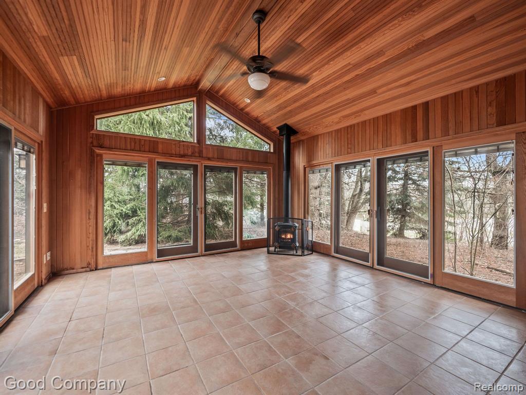 2520 Meadowview Court Rochester Hills, MI 48306 - Photo 4 of 20