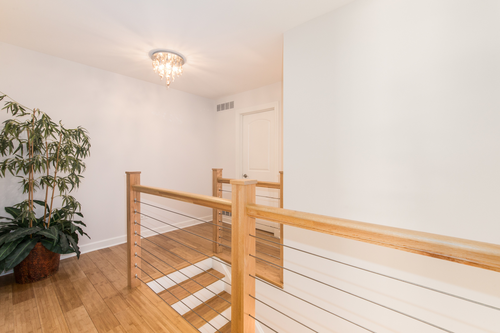 26 Cour Versaille, Unit 26 Palos Hills, IL 60465 - Photo 17 of 24 a view of a hallway