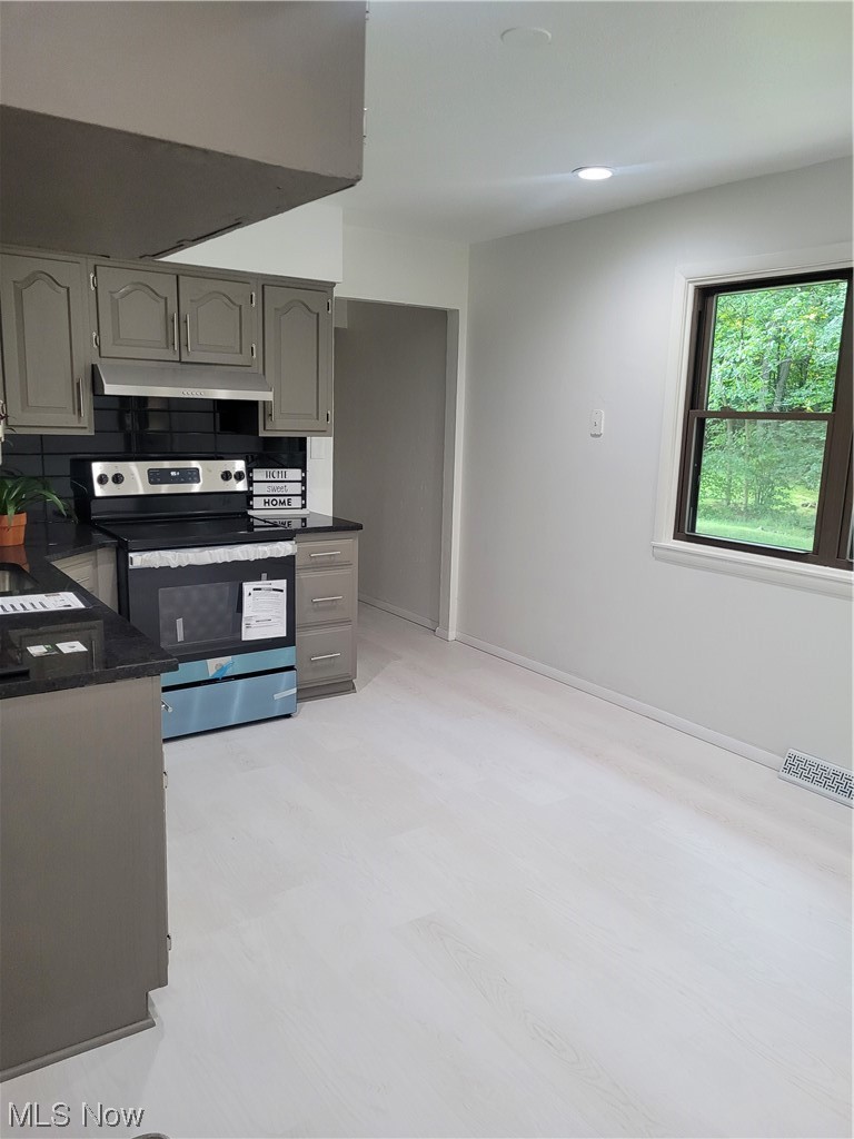 1092 Ledgeview Road Macedonia, OH 44056 - Photo 3 of 22 Gallery Image 3
