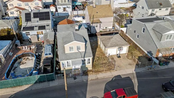 $710,000 | 32 Dictum Court | Gerritsen Beach