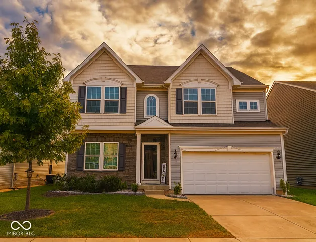 $399,999 | 733 Keepsake Run, Greenwood, IN 46143