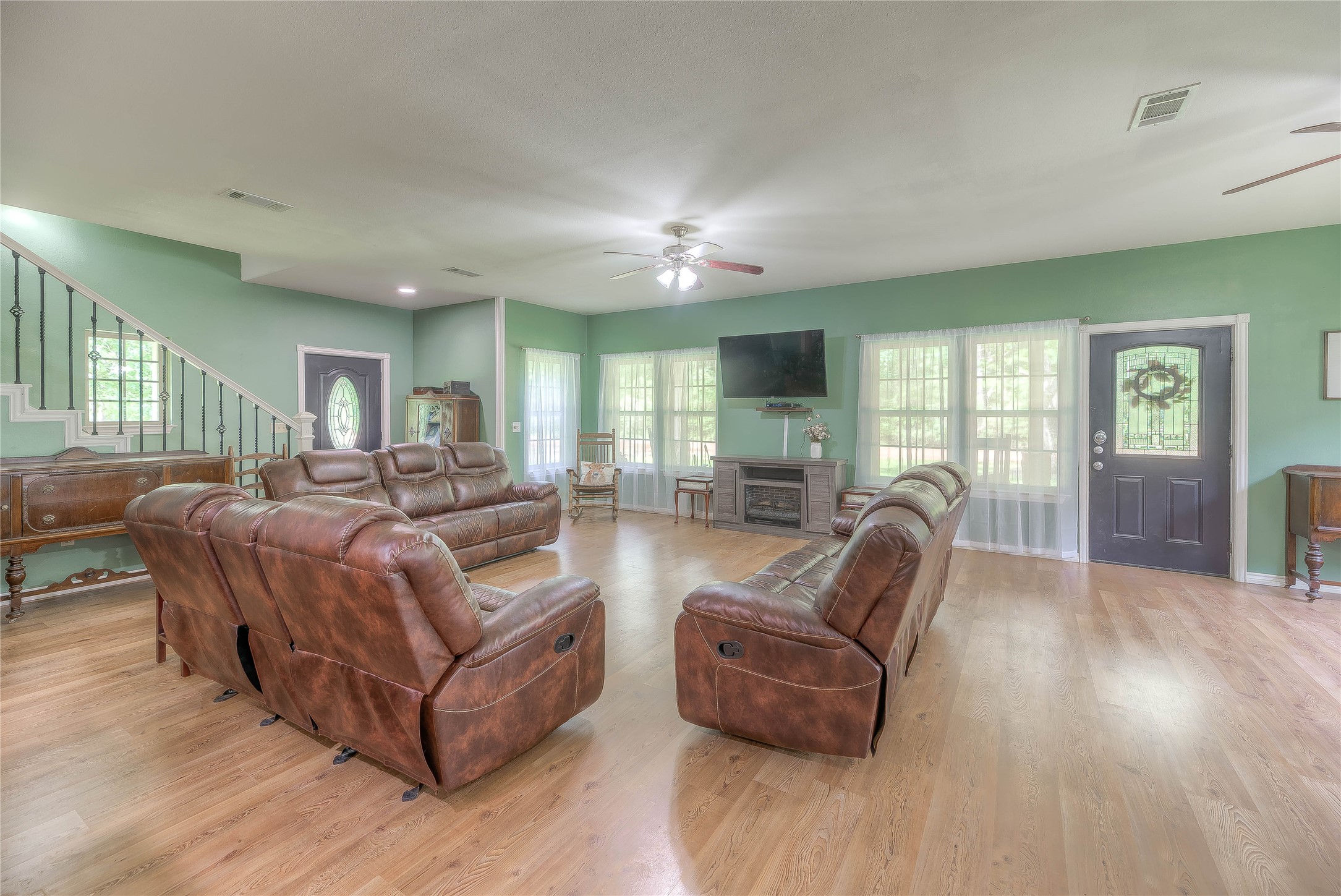 110 Happy Trails Road Coldspring, TX 77331 - Photo 5 of 49 Living area