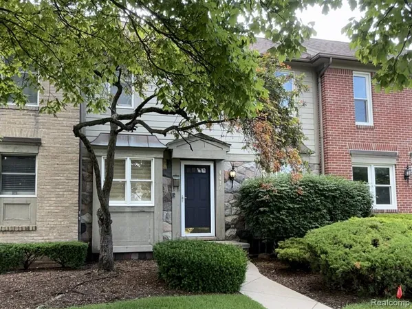 $1,995 | 4416 Rochester Road, Royal Oak, MI 48073