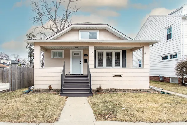 $249,000 | 909 Arthur Avenue, Racine, WI 53405