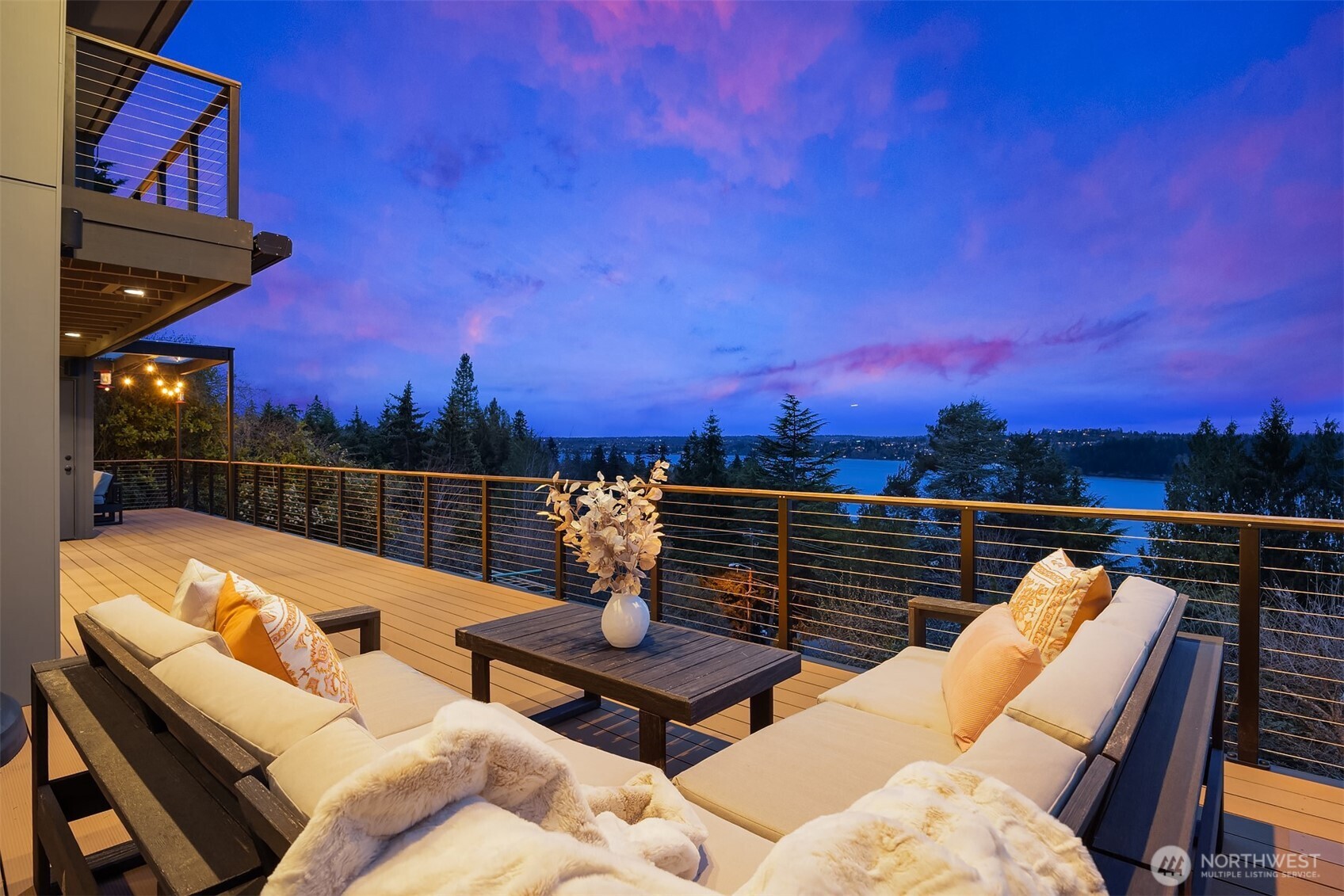 5340 West Mercer Way Mercer Island, WA 98040 - Photo 14 of 36 a view of sitting area with furniture