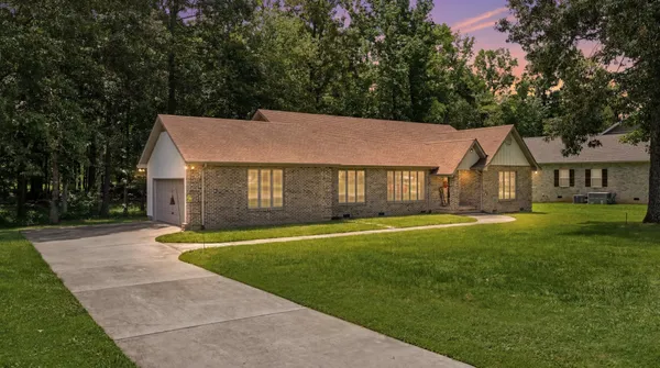 $389,900 | 203 Woodson Drive, Tullahoma, TN 37388