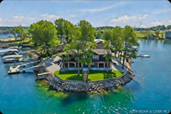$3,025,000 | 100 Nolands Point Drive, Sunrise Beach, MO 65079