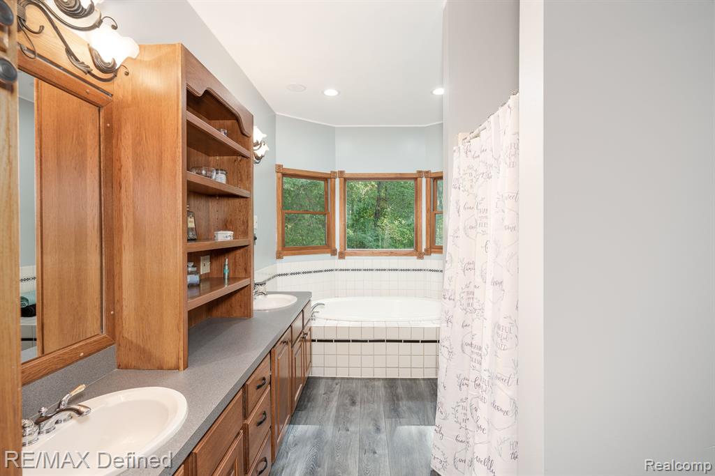 6605 Dunn Road Howell, MI 48855 - Photo 19 of 38 Gallery Image 19