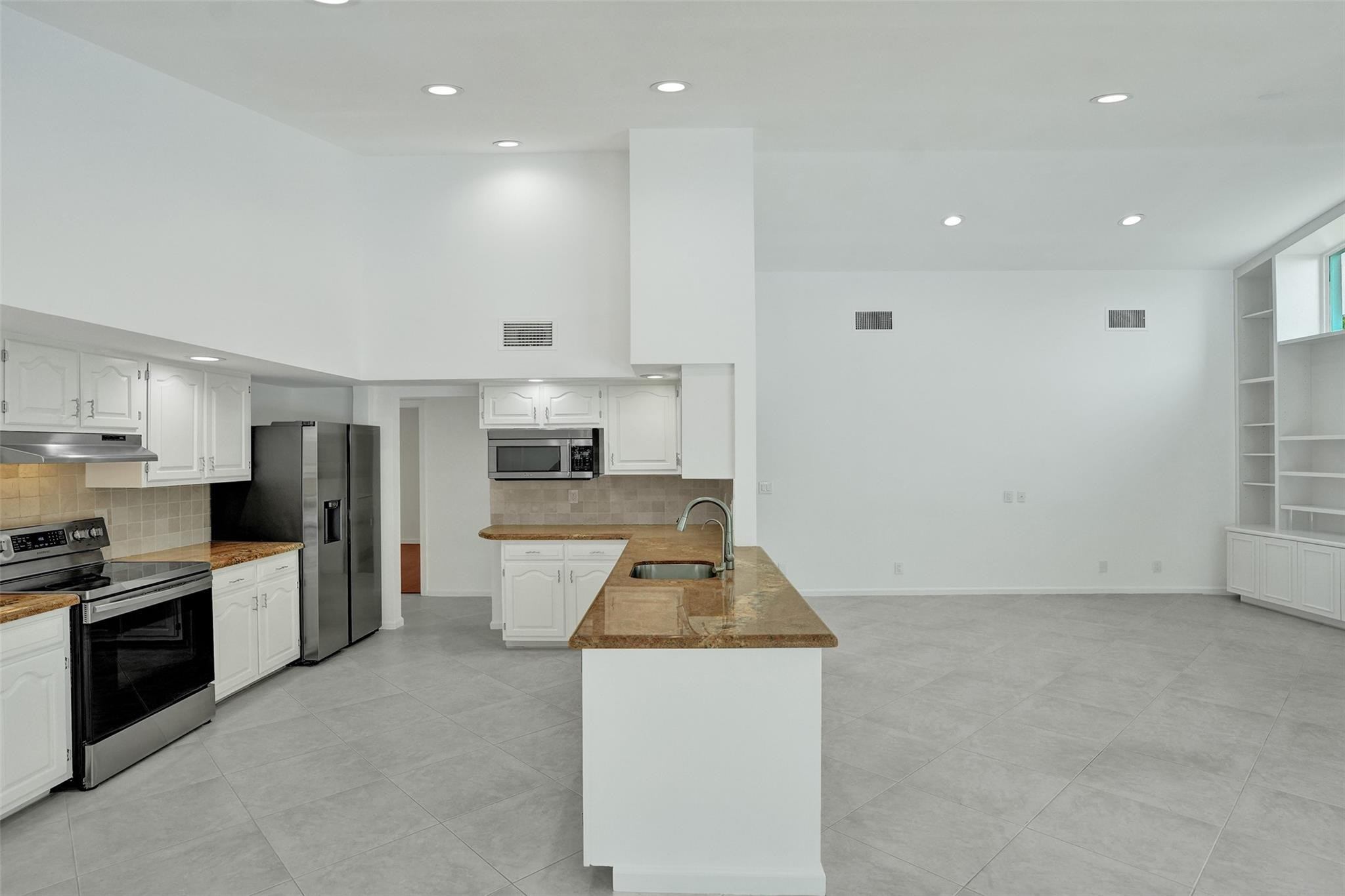 4600 Northwest 28th Avenue Boca Raton, FL 33434 - Photo 11 of 45 Photo 11