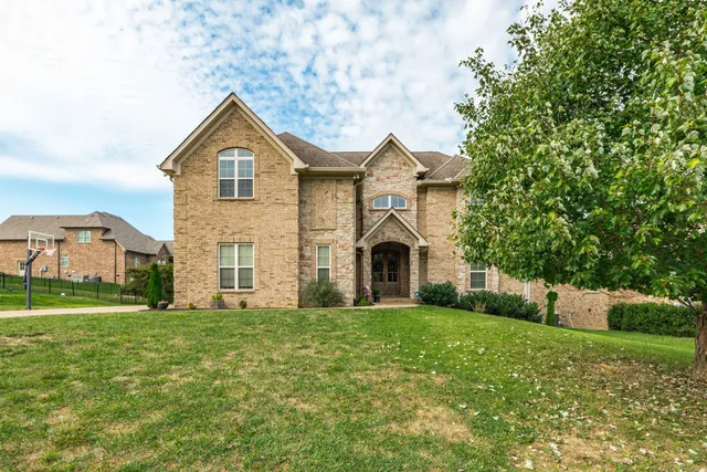 $850,000 | 349 Raintree Drive, Hendersonville, TN 37075