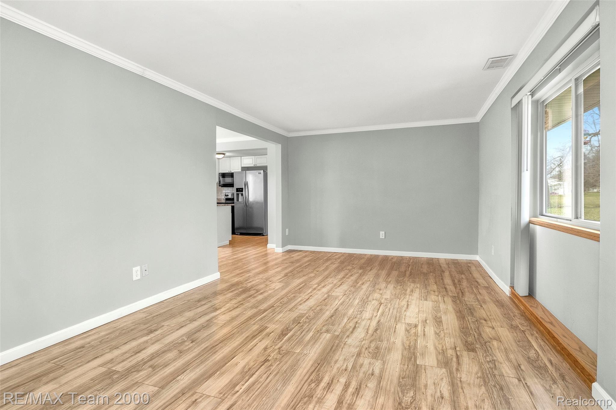 6611 Sheldon Road Belleville, MI 48111 - Photo 6 of 44 06.jpg