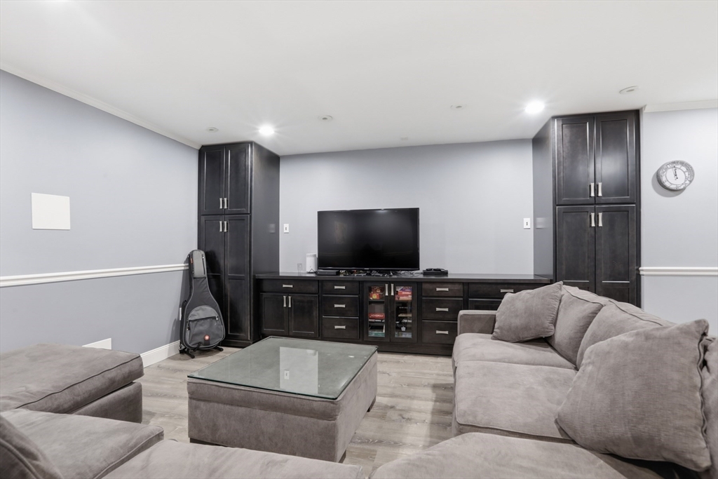307 Cross Street Winchester, MA 01890 - Photo 27 of 42