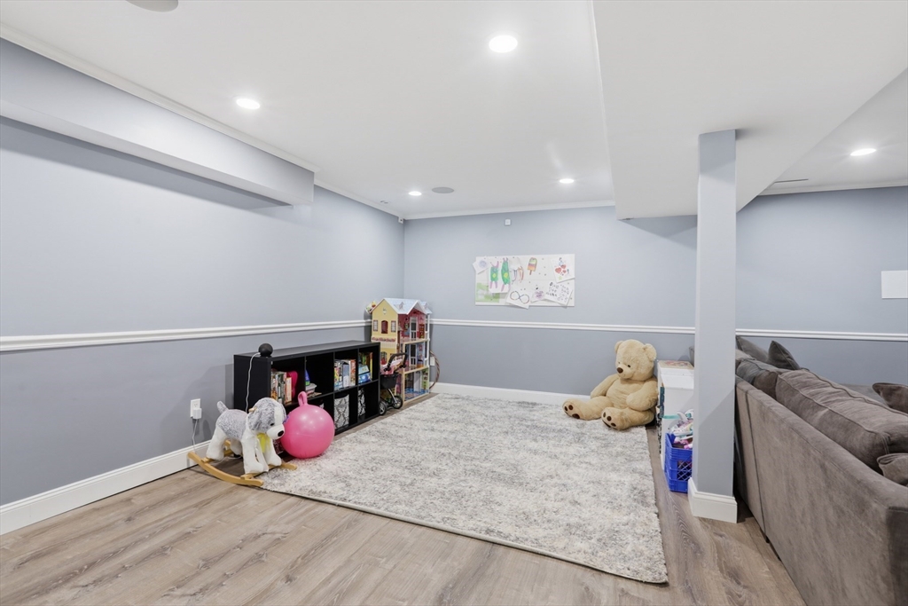 307 Cross Street Winchester, MA 01890 - Photo 30 of 42