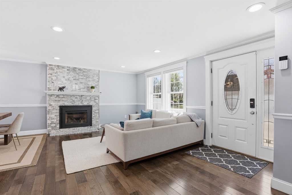307 Cross Street Winchester, MA 01890 - Photo 4 of 42
