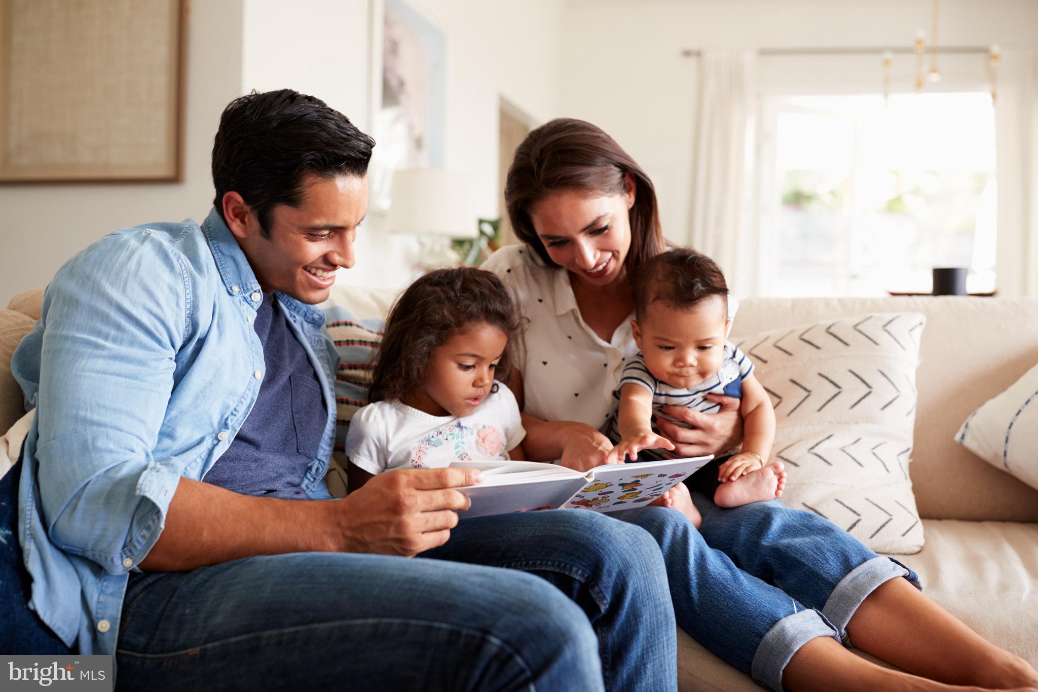 9759 Grant Avenue Manassas, VA 20110 - Photo 28 of 32 a living room with furniture and a large mirror