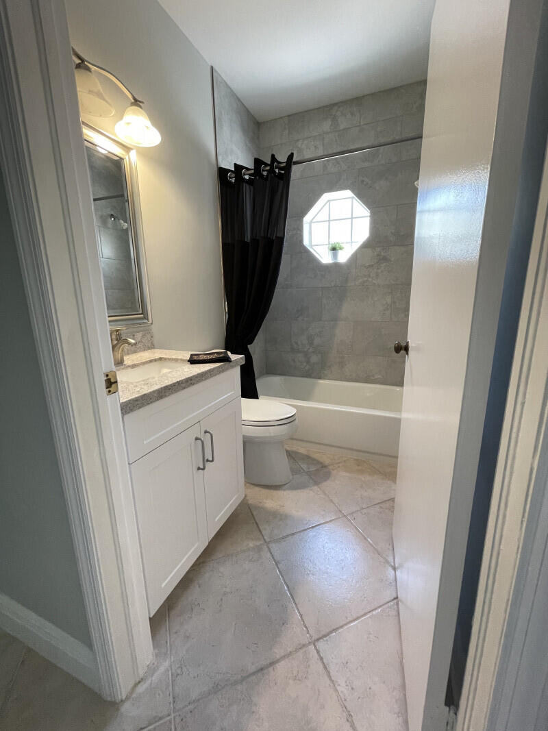 6685 Via Regina Boca Raton, FL 33433 - Photo 14 of 22 24