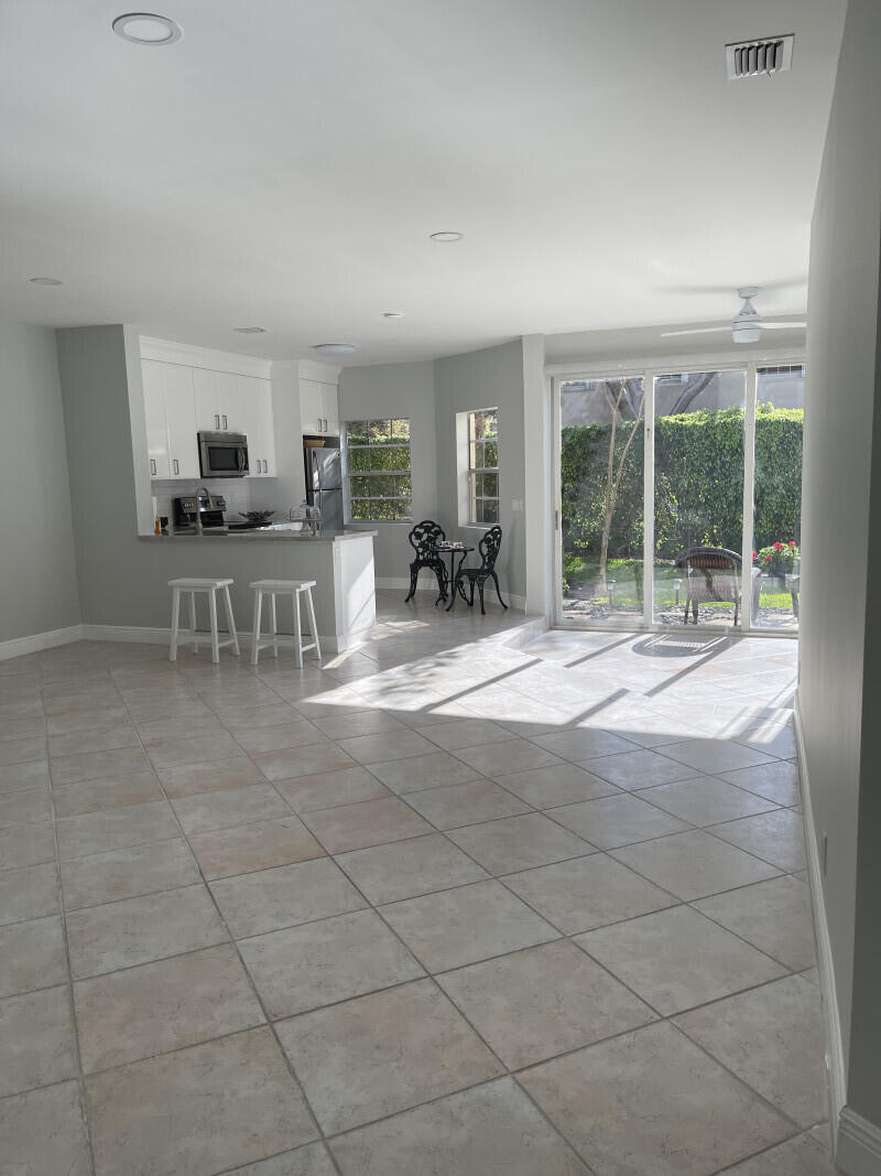 6685 Via Regina Boca Raton, FL 33433 - Photo 5 of 22 8