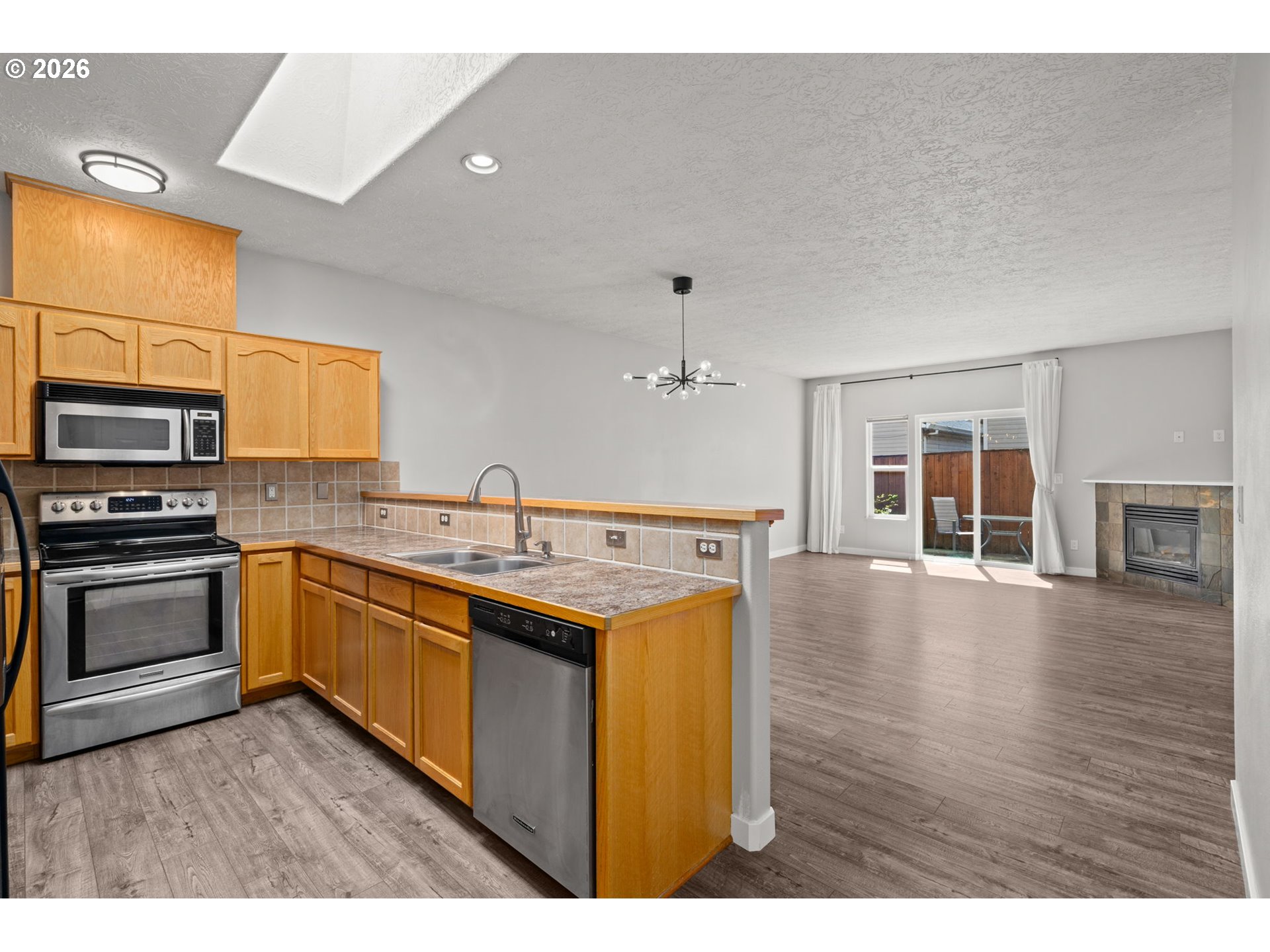 20392 Megan Lane Fairview, OR 97024 - Photo 8 of 37