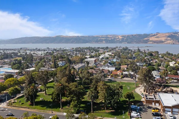 $1,700,000 | 106 West J Street, Benicia, CA 94510